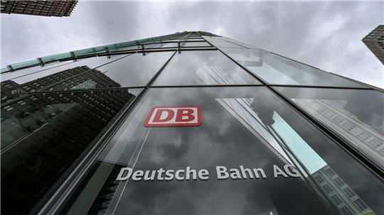 Im ersten Halbjahr 2025 hat die Bahn Verluste im dreistelligen Millionenbereich eingefahren. (Archivbild)