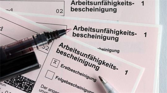 Im ersten Halbjahr 2026 ist der Krankenstand in Niedersachsen nach einer Auswertung der DAK-Gesundheit leicht gesunken. (Symbolbild)
