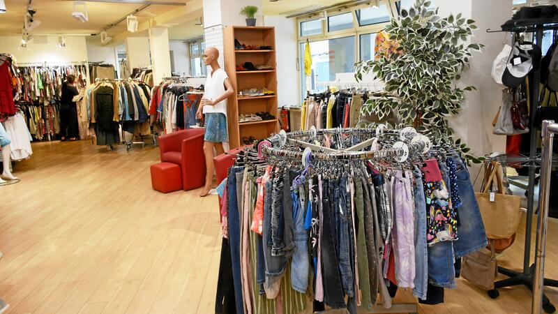 Im fast 200 Quadratmeter großen Verkaufsraum ist richtig Platz zum Stöbern.