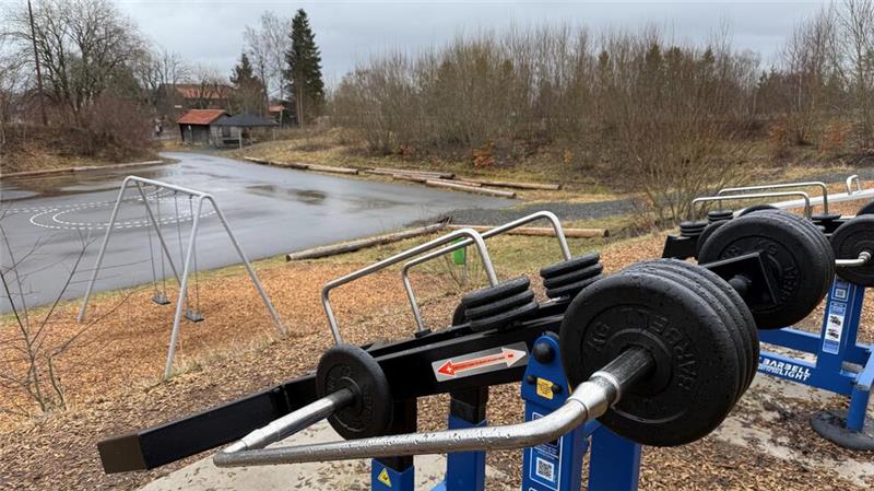 Skateanlage: Rat entscheidet sich einstimmig für teure Variante Im hinteren Bereich des Multifunktionsplatzes an der Von-Langen-Straße in Braunlage soll die Skateanlage entstehen. Die Fläche beginnt etwa am Ende der Beschriftung des Fahrradparcours und führt bis zum Zaun.