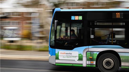 Im kommunalen Nahverkehr kommt es erneut zu einem Warnstreik. (Archivbild)