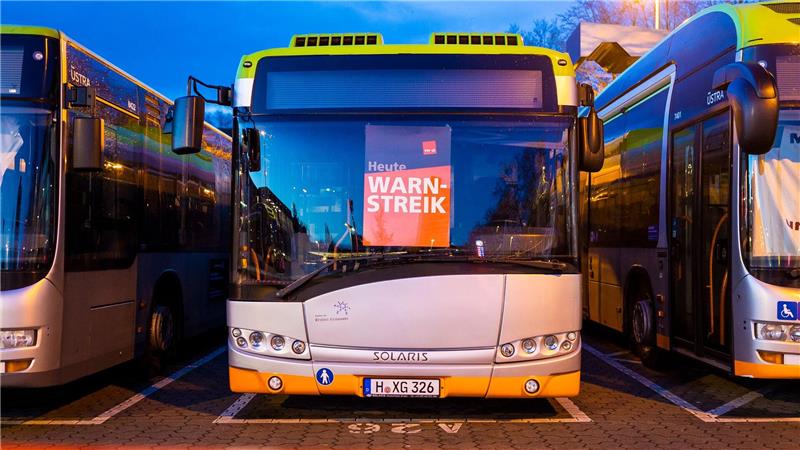 Im kommunalen Nahverkehr kommt es erneut zum Warnstreik. (Archivbild)