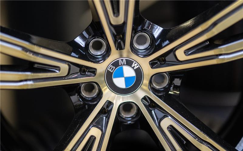 BMW erzielt Rekordabsatz - Luxusmodelle legen zu Im laufenden Jahr will BMW mehr als eine halbe Million vollelektrische Autos verkaufen.