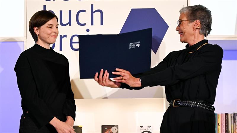 Diese Romane gehen ins Rennen um den Deutschen Buchpreis Im letzten Jahr gewann Dorothee Elmiger den Buchpreis. (Archivbild)