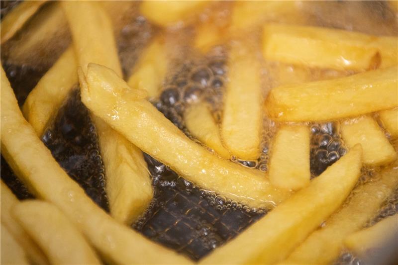 Pommes-frites-Weltmeisterschaft startet in Nordfrankreich Im nordfranzösischen Arras findet die erste Pommes frites-Weltmeisterschaft statt.