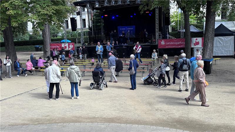 Ein Nachmittag für Kinder, von dem nicht alle begeistert sind Im oberen Badepark ist tote Hose, während wenige Meter weiter das Leben tobt.