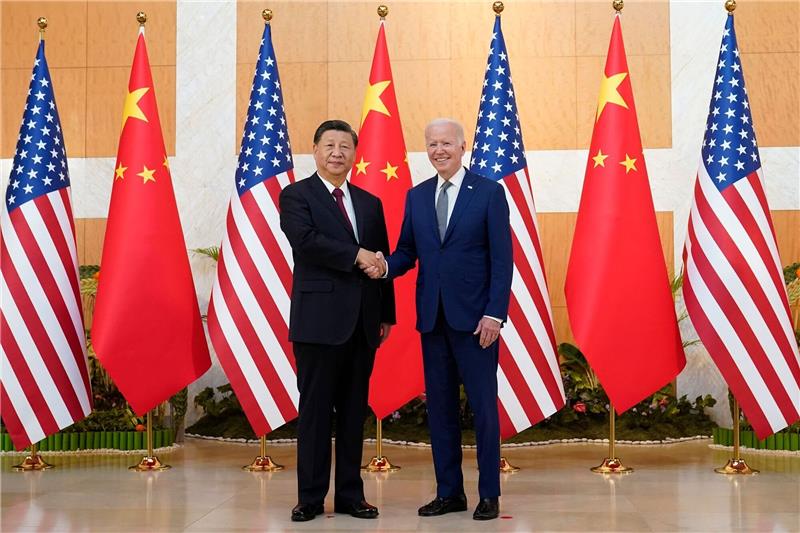Bericht: Treffen zwischen Biden und Xi im November erwartet Im vergangenen Jahr kamen US-Präsident Joe Biden (r) und der chinesische Staatschef Xi Jinping beim G20-Gipfel zusammen.