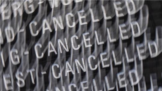 Im vergangenen Jahr sind weniger Beschwerden bei der Schlichtungsstelle Reise und Verkehr eingegangen. (Archivbild)