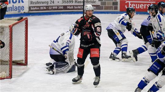 Im vorigen Heimspiel gegen den CE Timmendorfer Strand treten bei Regan Nagy Probleme an der Rückenmuskulatur auf. Es ist ungewiss, wann er wieder fit ist.