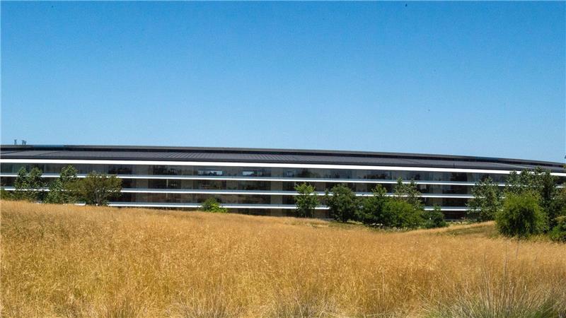 Im weiträumigen Innengelände der ringförmigen Zentrale ist Platz für eine Bühne. (Archivbild)