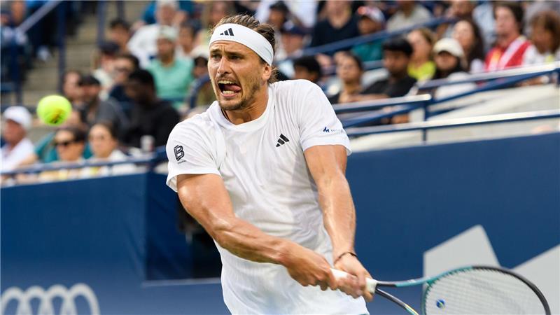 Matchball vergeben: Zverev verpasst Finale in Toronto Im zweiten Satz deutlich stärker, im dritten dann wieder wackelig: Zverev im Halbfinale gegen Chatschanow.