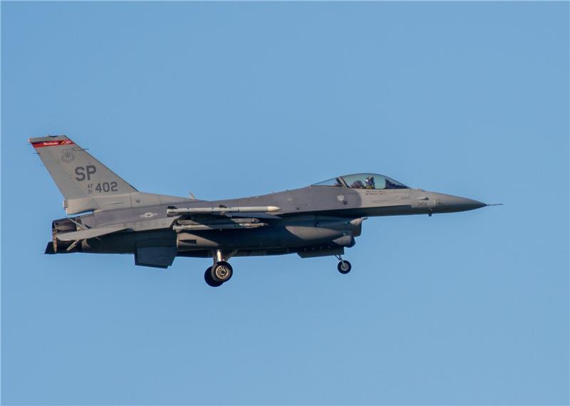 Bidens F-16-Kehrtwende: Die neue Kampfjet-Koalition für Kiew Im Fokus der Kampfjet-Gespräche: Kampfflugzeuge vom Typ F-16 Fighting Falcon.