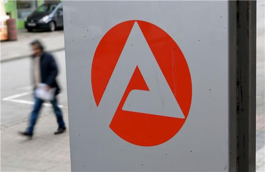 Im Oktober 2023 gibt es 165.000 Arbeitslose mehr als vor einem Jahr.
