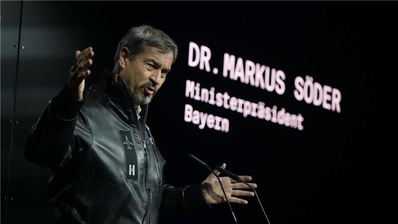 Immer häufiger wechselt Markus Söder für seine Termine die Garderobe passend zum Thema. (Archivbild)