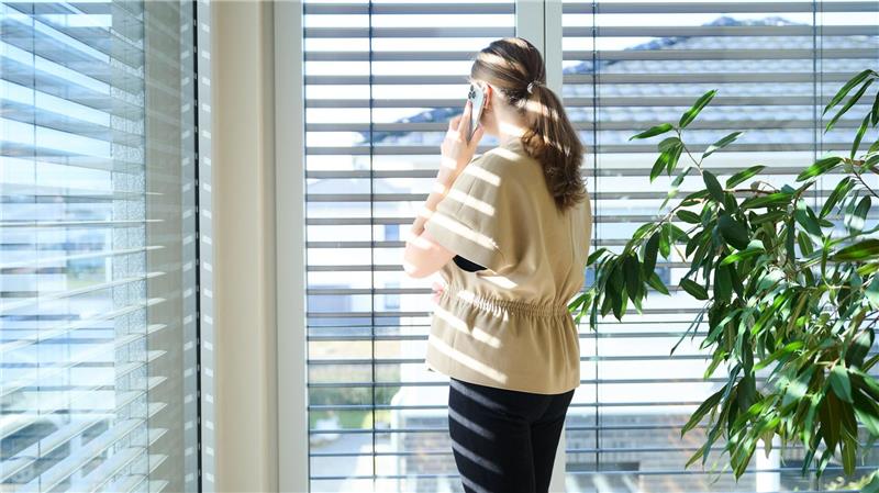 Immer mehr Arbeitnehmerinnen und Arbeitnehmer erhalten ein Diensthandy.