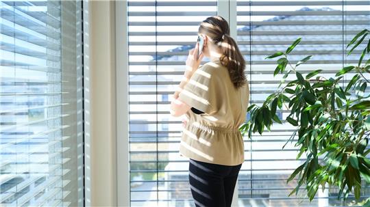 Immer mehr Arbeitnehmerinnen und Arbeitnehmer erhalten ein Diensthandy.