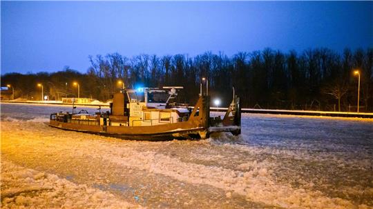 Immer mehr Eis auf den Wasserstraßen: Weitere Sperrungen am Mittellandkanal angekündigt. (Archivbild)