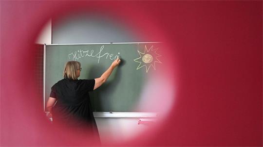 Immer mehr Schulen in Niedersachsen reagieren auf die Hitze. (Symbolbild)