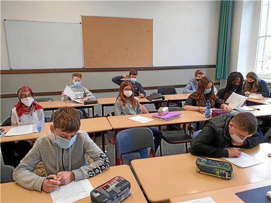 Immer mit Maske: ein Bild vom Januar dieses Jahres aus dem Unterricht am Ratsgymnasium in Goslar. Corona hat das Lernen zusätzlich erschwert. Archivfoto: Sowa