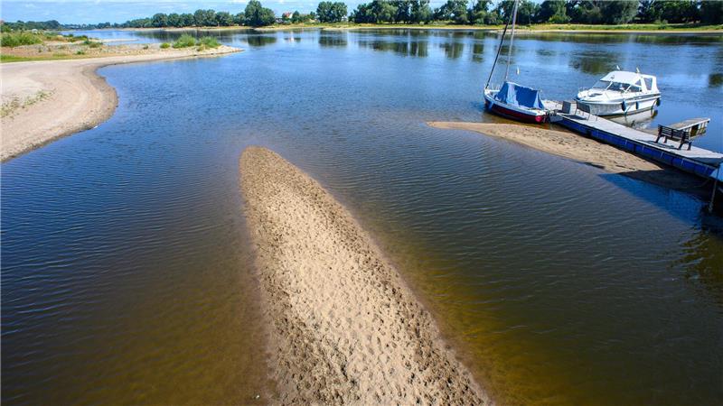 Immer wieder führt Trockenheit zu stark sinkenden Wasserpegeln in Flüssen und Seen. (Archivbild)