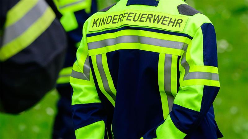 Das „beste Hobby der Welt“ - Zulauf bei Kinderfeuerwehren Immerhin 36,5 Prozent 37 Prozent aller Mitglieder in den Kinder- und Jugendfeuerwehren sind Mädchen.