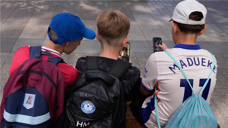 In Australien dürfen Kinder und Jugendliche unter 16 Jahren keine eigenen Konten mehr auf vielen großen Social-Media-Plattformen besitzen. (Archivbild)