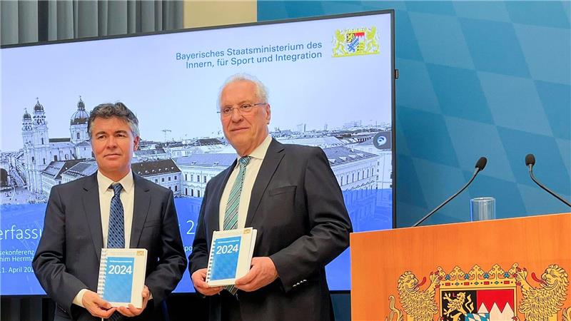 In Bayern hat die Polizei relativ viele Befugnisse, allerdings sind die Regeln, um sie in der Praxis anwenden zu dürfen, laut dem Bericht teilweise recht anspruchsvoll. (Archivfoto) 