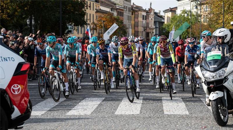 In Bergamo fiel der Startschuss für den letzten Höhepunkt des Radsport-Jahres 2024.