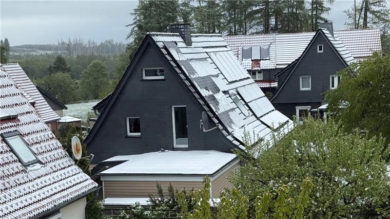 In Braunlage sind die Dächer am Dienstagmorgen schneebedeckt.