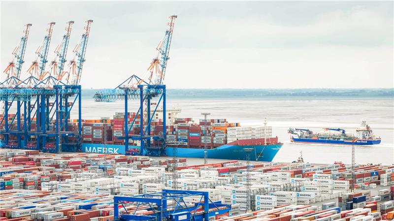 Deutsch-dänische Reeder-Allianz steigert Pünktlichkeit In Bremerhaven ist auch APM Terminals, ein Unternehmen von Maersk, vertreten. (Archivbild)