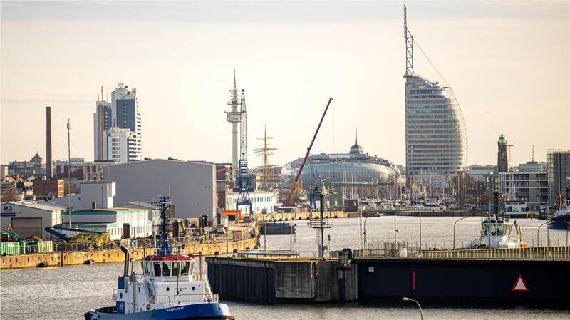 In Bremerhaven sind die Menschen im Bundesdurchschnitt besonders oft überschuldet. (Archivbild)