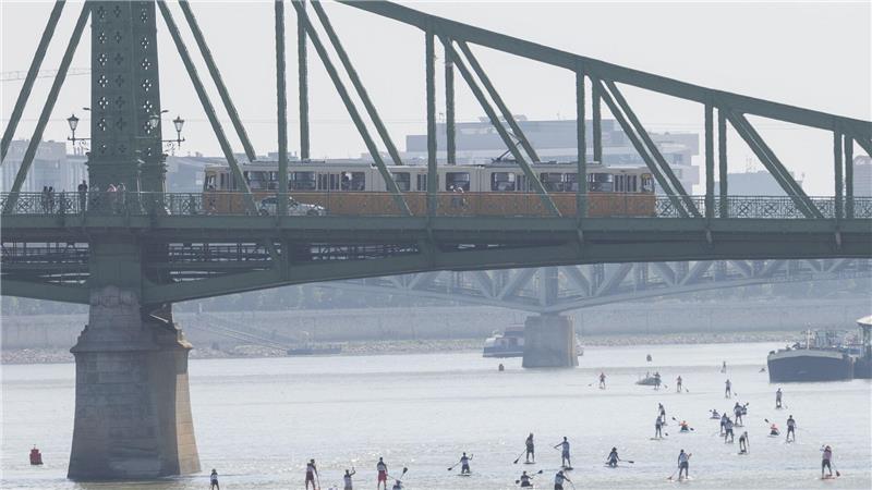 Paris springt in die Seine: Flussbaden in Europas Metropolen In Budapest ist das Schwimmen in der Donau punktuell möglich. (Archivbild)