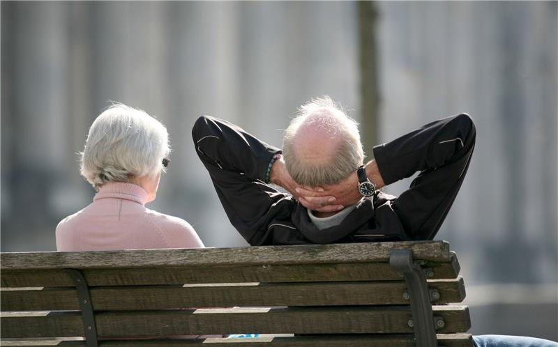 Fast 70 Prozent der Babyboomer wollen früher in Rente gehen In Deutschland gehen die Menschen laut Angaben der Deutschen Rentenversicherung im Schnitt im Alter von 64,4 Jahren in Rente.