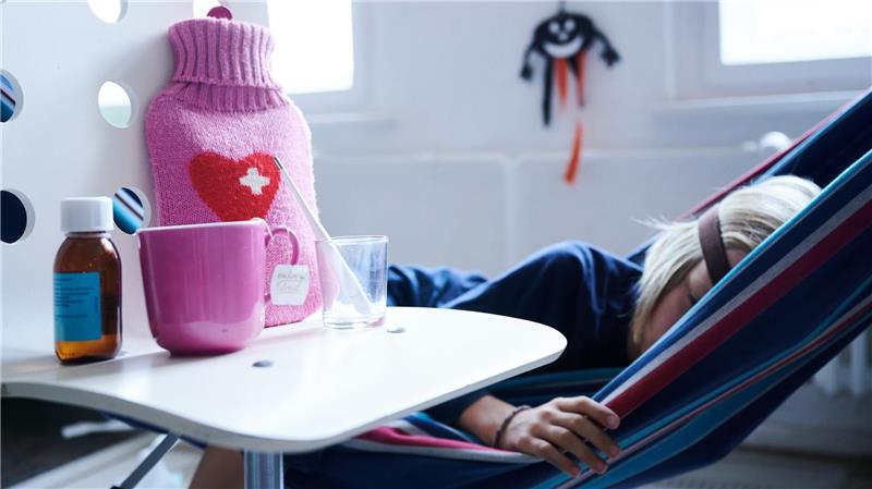 In Deutschland können beide Elternteile zusammen für ein krankes Kind jährlich 15 Arbeitstage freinehmen.