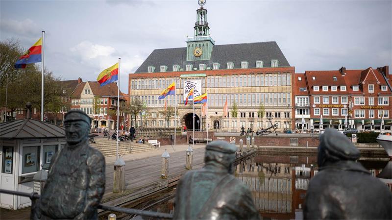 Ein neuer Marinehafen in Emden – Notwendigkeit oder Irrweg? In Emden gab es bis 1997 einen Marinestützpunkt. (Archivbild)