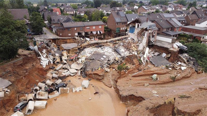 Warum diese fünf Orte am Jahrestag der Flut wichtig sind In Erftstadt war das Ausmaß der Zerstörung nach dem Unwetter groß. (Archivbild)