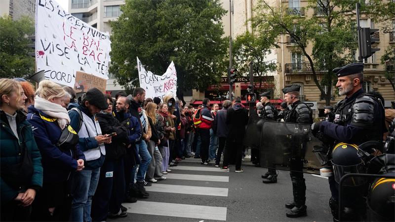 In Frankreich sind für Samstag erneute Demonstrationen angekündigt worden.