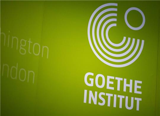 In Frankreich sollen drei Goethe-Institute geschlossen werden. Dagegen regt sich Widerstand.