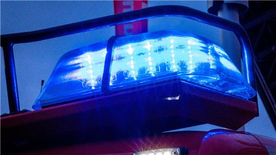 In Großheide brennt ein Wohnhaus, der Schaden wird auf rund 150.000 Euro geschätzt. (Symbolbild)