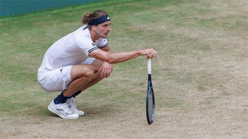 Titelanwärter mit Rasen-Handicap? Zverev überrascht In Halle machte die Diabetes-Erkrankung Alexander Zverev Probleme. (Archivbild)
