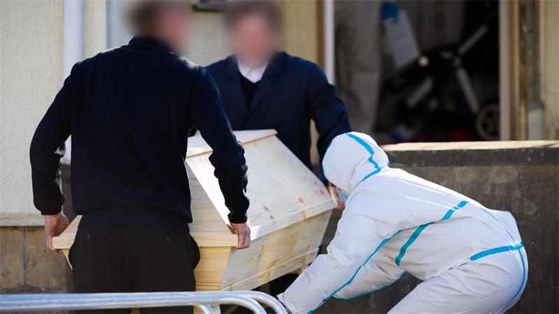 Tödlicher Angriff auf eigene Familie? – Mann will aussagen In Hannover hat der Prozess gegen einen Familienvater begonnen. (Archivbild)