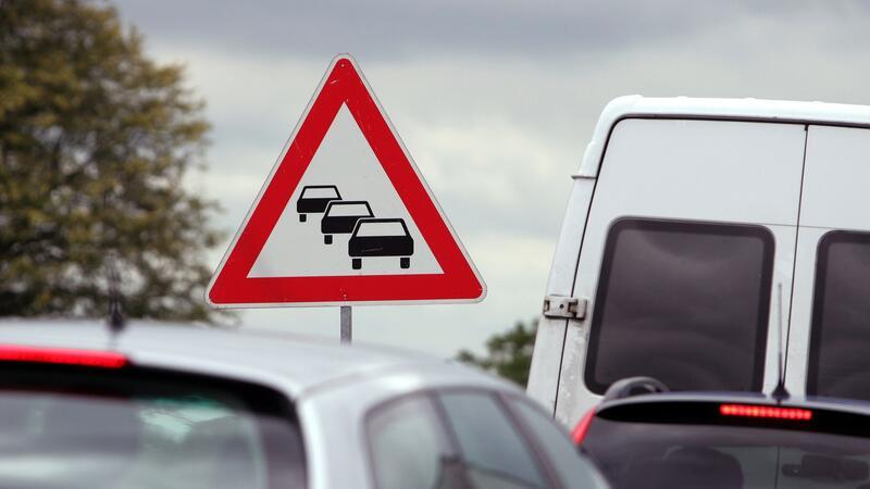 In Hannover wird es am Freitag dicht im Verkehr, gleich mehrere Großveranstaltungen sorgen dafür.
