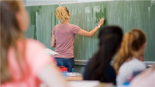 In Hildesheim und Lüneburg können Bachelorabsolventen den Quereinstieg ins Lehramt machen. 