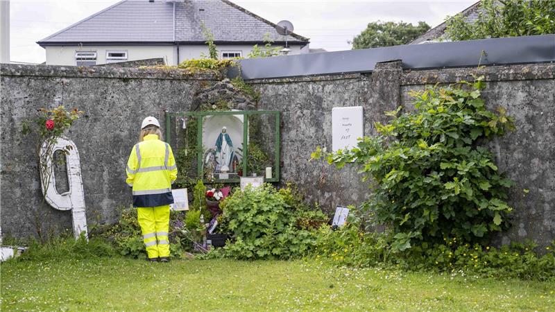 Das Grauen von Tuam: Suche nach Babyleichen hat begonnen In Irland hat die Suche nach fast 800 Baby- und Kinderleichen begonnen.