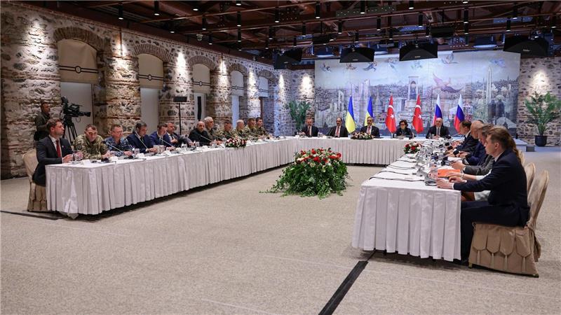Kiew und Moskau vereinbaren großen Gefangenenaustausch In Istanbul haben erstmals seit drei Jahren ukrainische und russische Vertreter direkte Gespräche über den Ukraine-Krieg geführt.