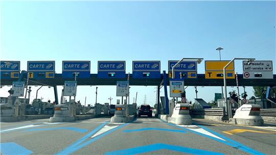 In Italien soll es bei Verspätungen wegen Autobahn-Baustellen jetzt Geld zurückgeben. (Archivbild)