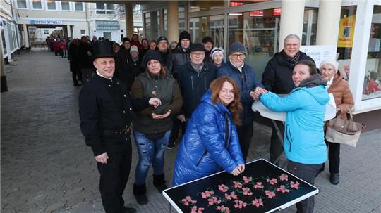 In Jürgenohl stehen knapp 3000 GZ-Glücksschweinchen zum Verkauf.