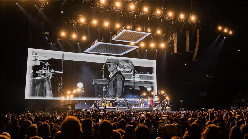 Xavier Naidoo zurück auf Tour - Debatte um Auftritte bleibt In Köln verfolgten Tausende Fans den Auftakt der Tour „Bei meiner Seele“.