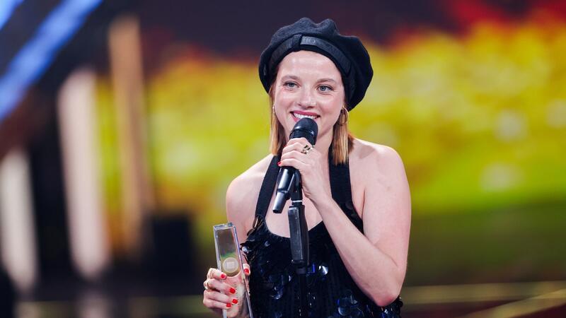 „Seriencamp“: Neue „Kleo“-Staffel mit Jella Haase In Köln wird die zweite Staffel von „Kleo“ gezeigt. Jella Haase spielt die Hauptrolle.