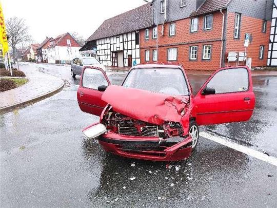 In Langelsheim ereignete sich ein Verkehrsunfall an der Kreuzung Steinweg/Harzstraße. Foto: Polizei Langelsheim